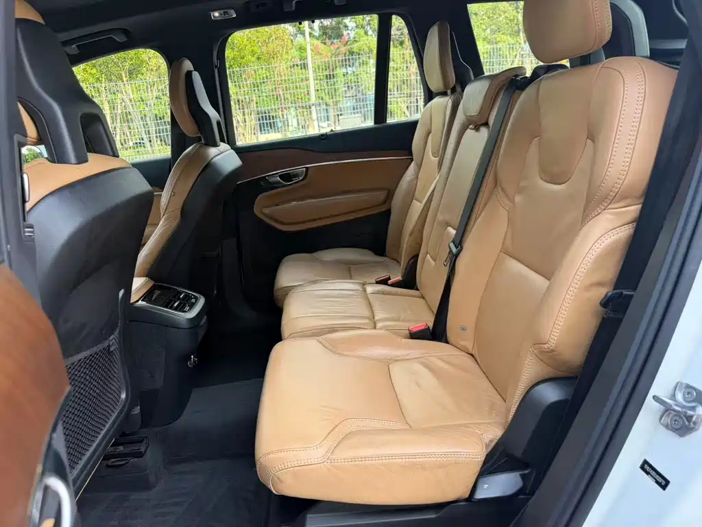 Volvo XC90 — миниатюра 6