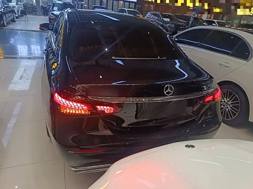 Mercedes-Benz E-Class — миниатюра 6