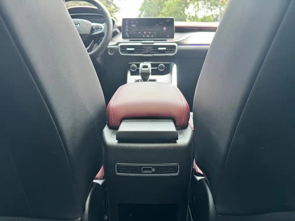 Geely Binyue — миниатюра 11