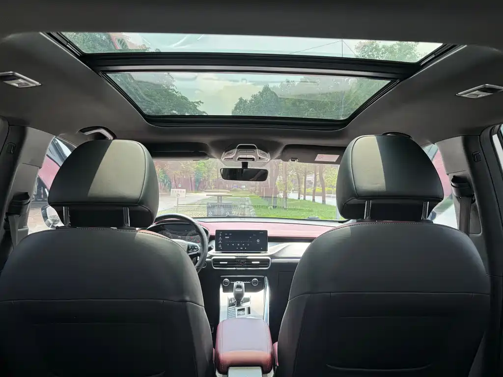 Geely Binyue — миниатюра 18