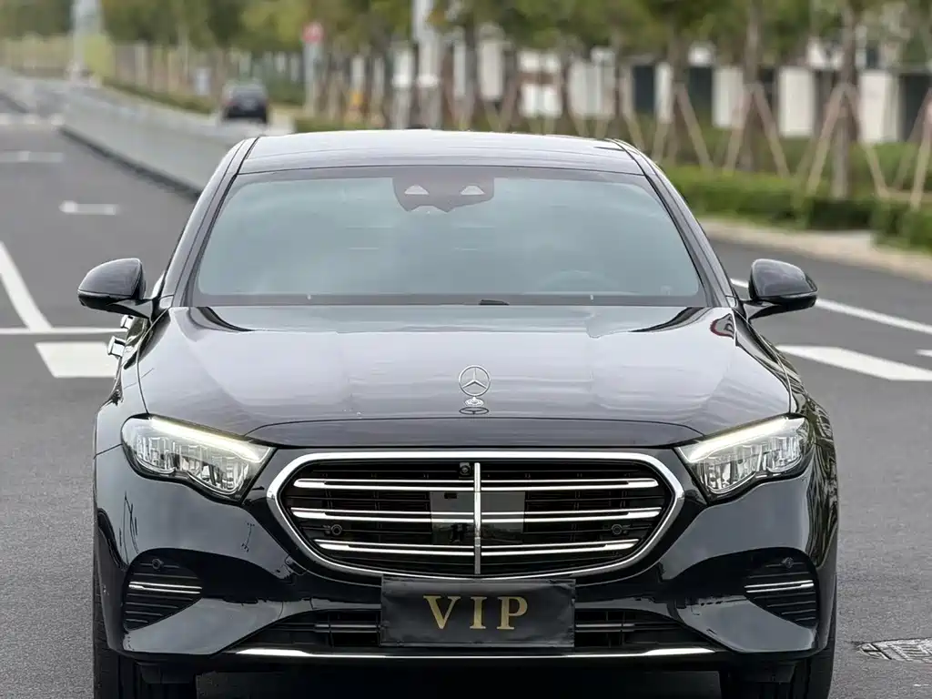 Mercedes-Benz E-Class — миниатюра 2