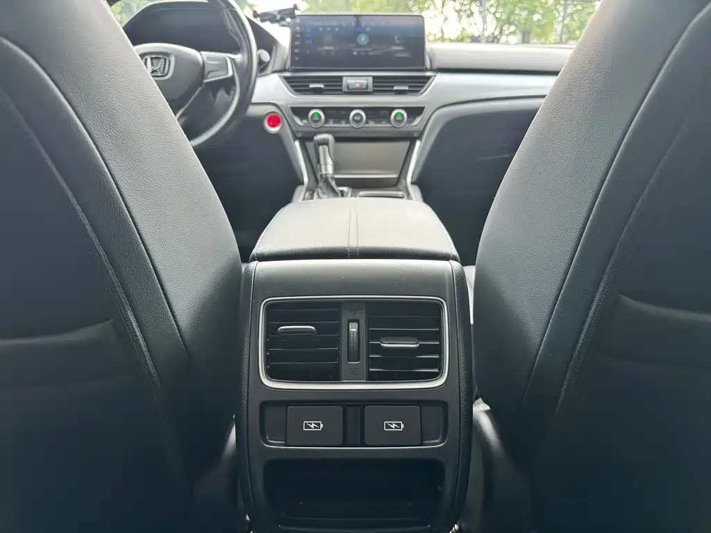 Honda Accord — миниатюра 11