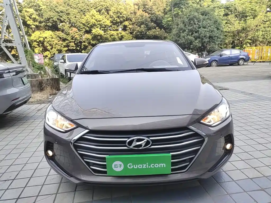 Hyundai Elantra — миниатюра 3