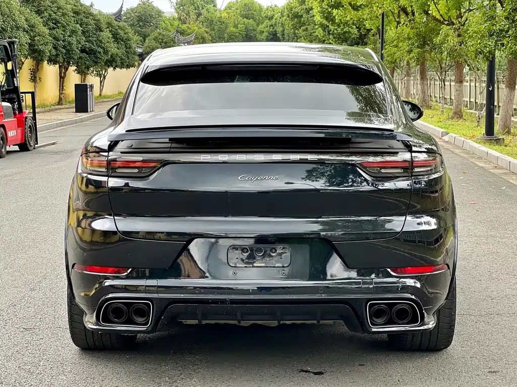 Porsche Cayenne — миниатюра 5