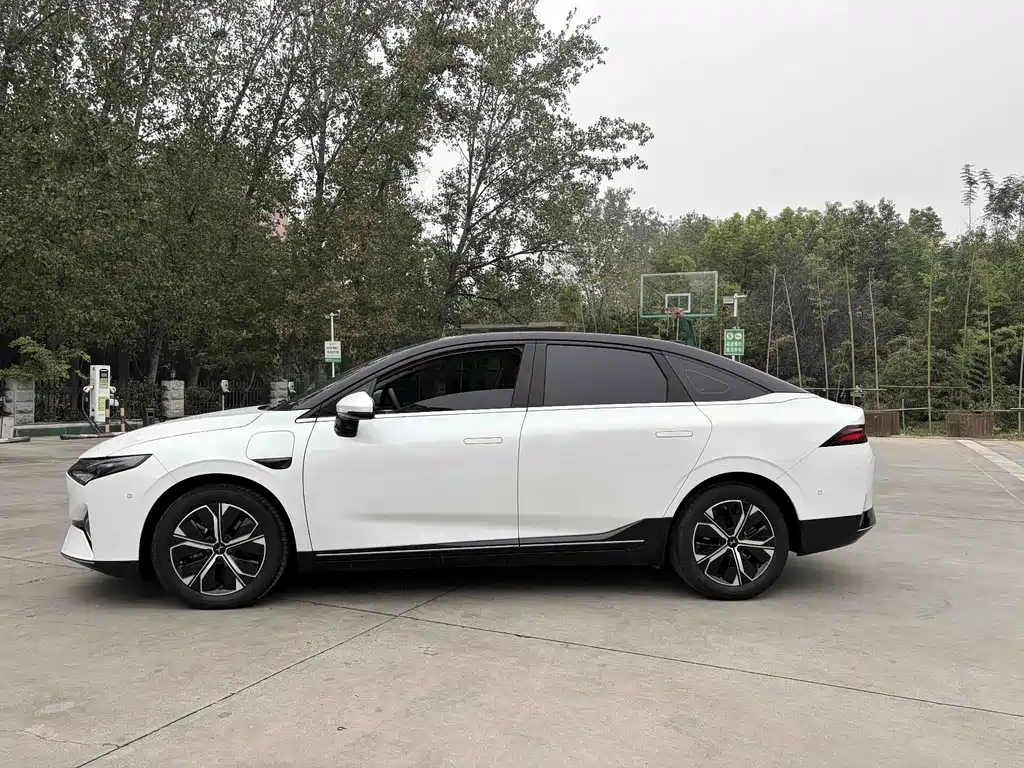 XPeng P5 — миниатюра 16