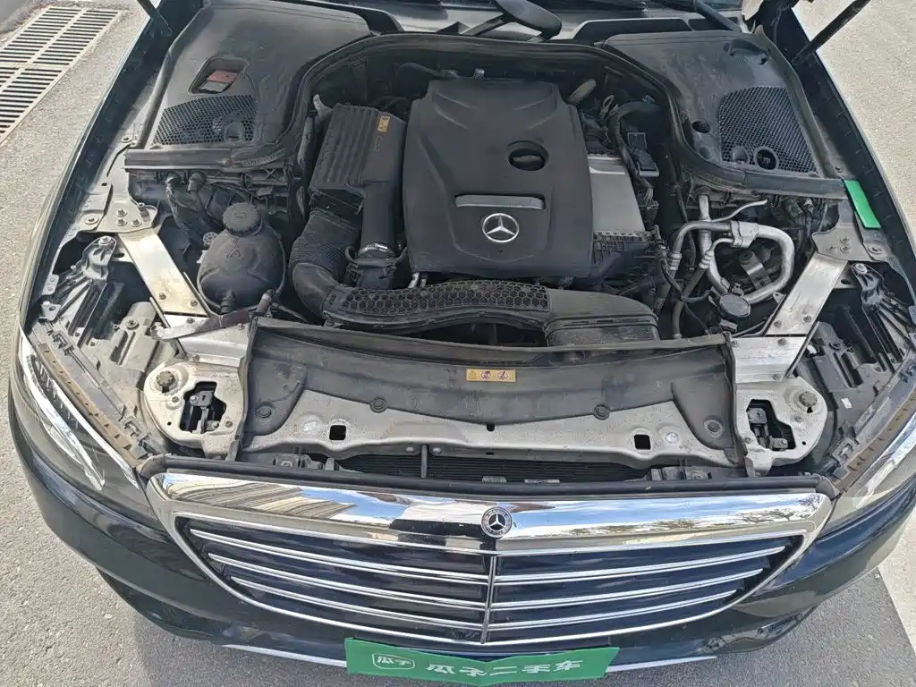 Mercedes-Benz E-Class — миниатюра 11
