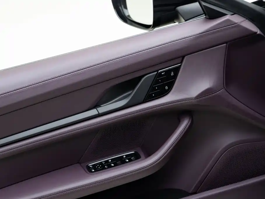 Porsche Taycan — миниатюра 17