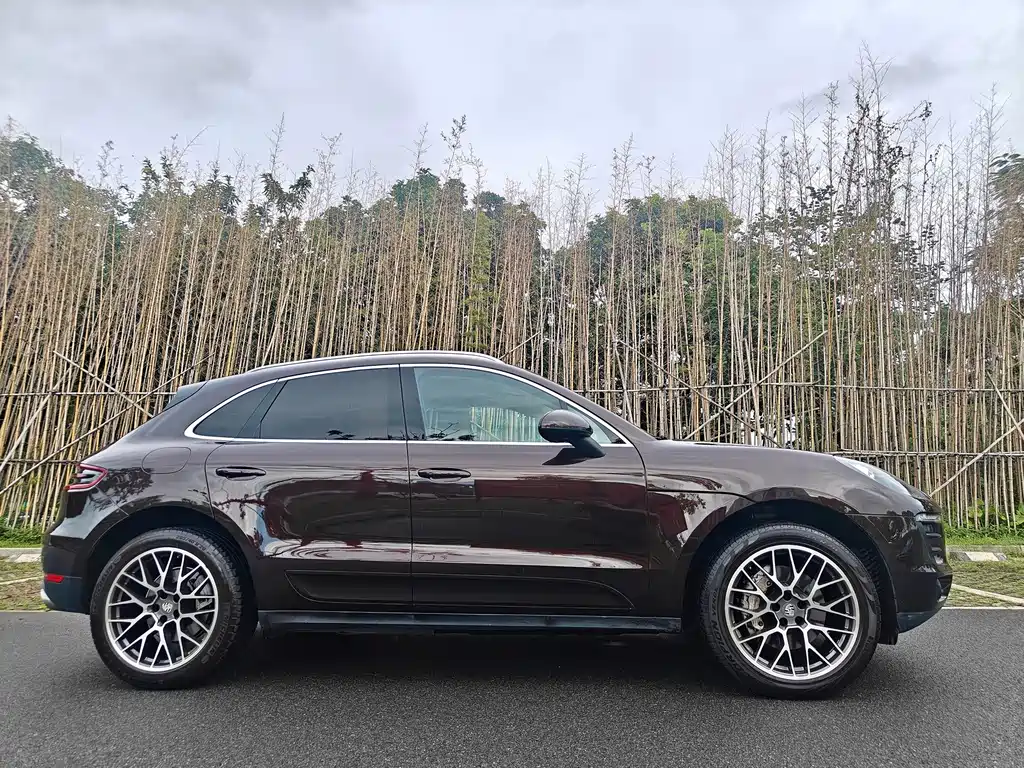 Porsche Macan — миниатюра 7