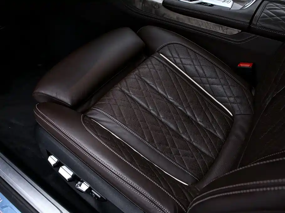 BMW 7 Series — миниатюра 16