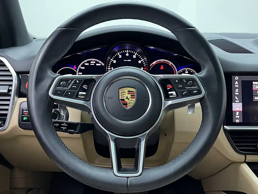 Porsche Cayenne — миниатюра 9