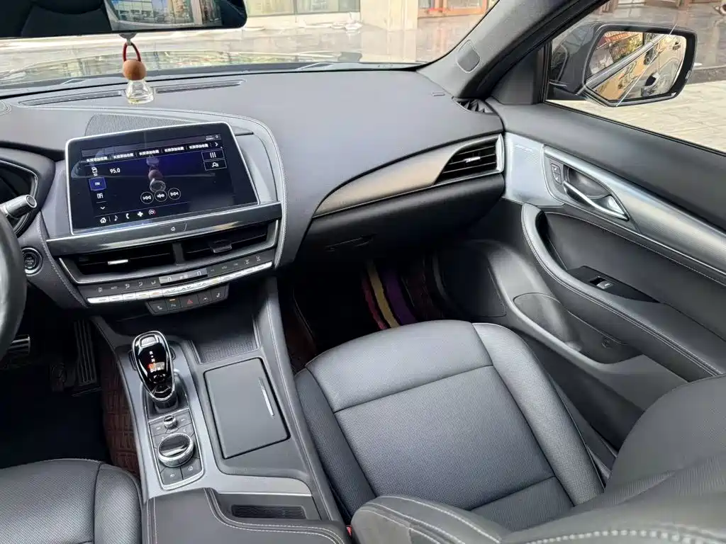 Cadillac CT5 — миниатюра 5