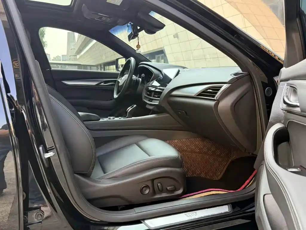 Cadillac CT5 — миниатюра 6
