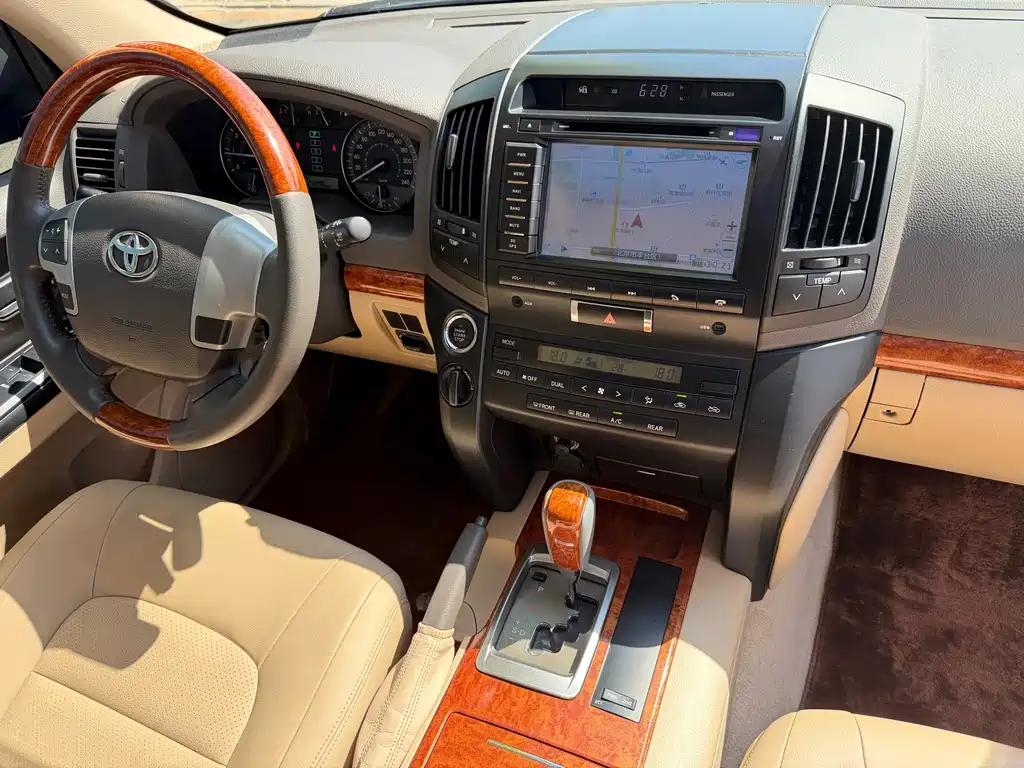 Toyota Land Cruiser — миниатюра 10