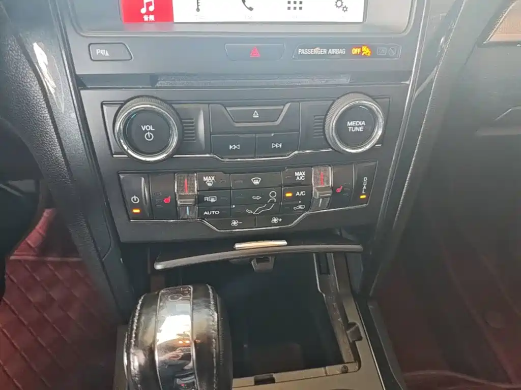 Ford Explorer (Import) — миниатюра 13