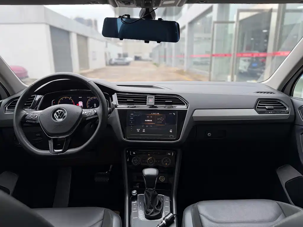 Volkswagen Tiguan L — миниатюра 6