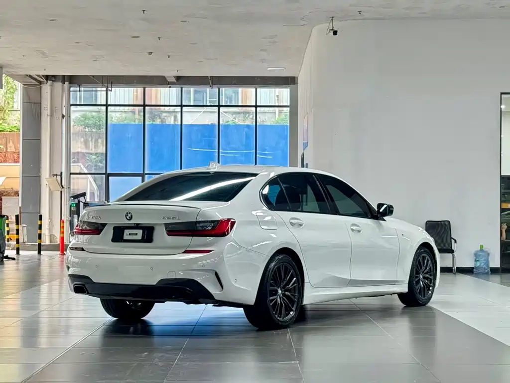 BMW 3 Series — миниатюра 9