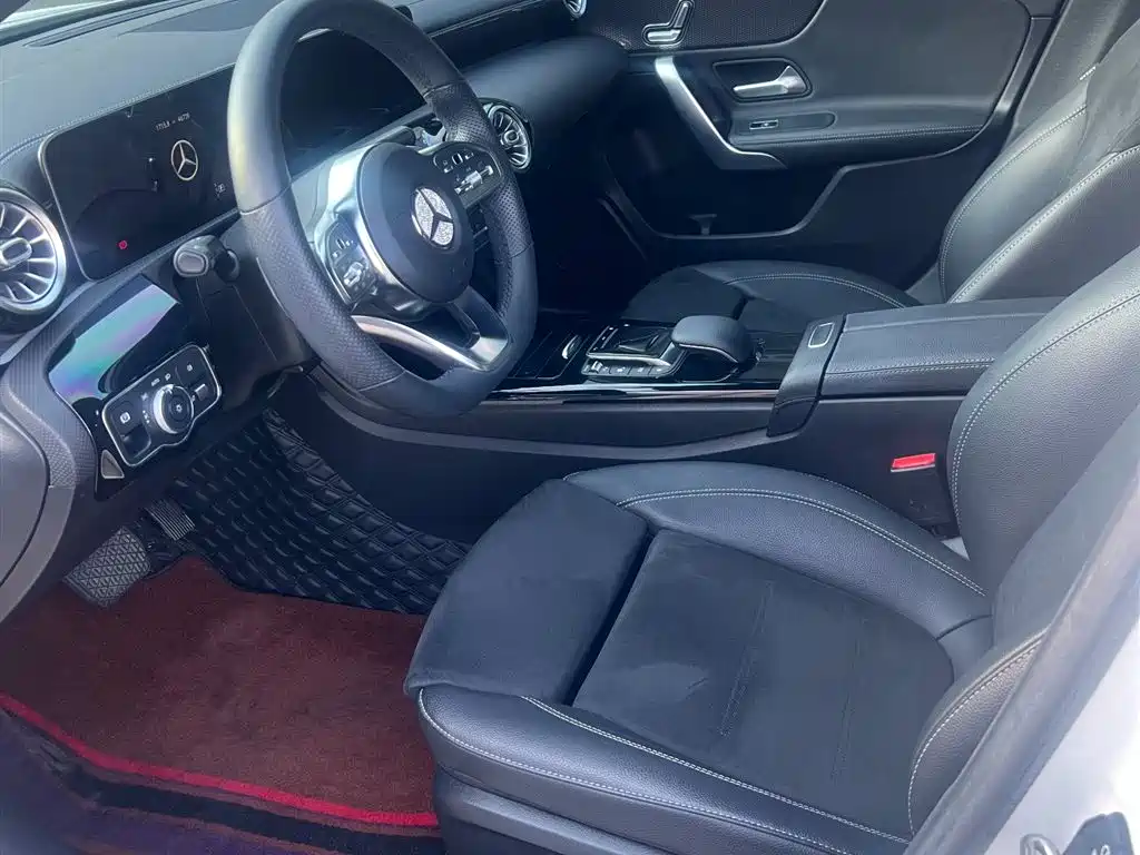 Mercedes-Benz A-Class — миниатюра 10