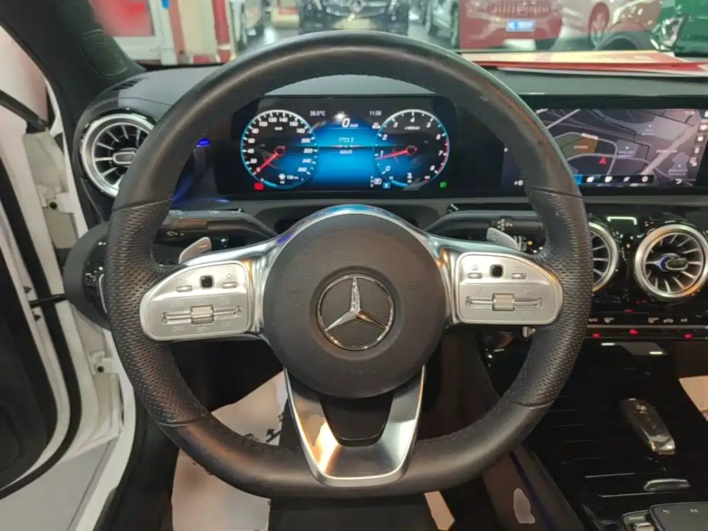 Mercedes-Benz A-Class — миниатюра 11