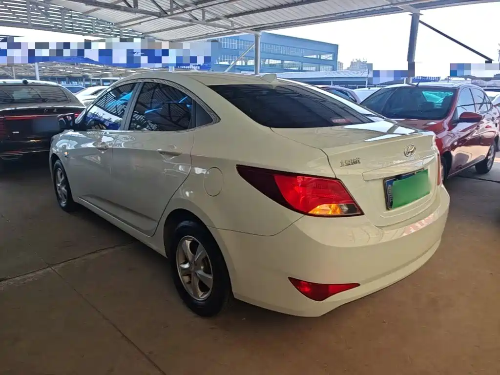 Hyundai Verna — миниатюра 5