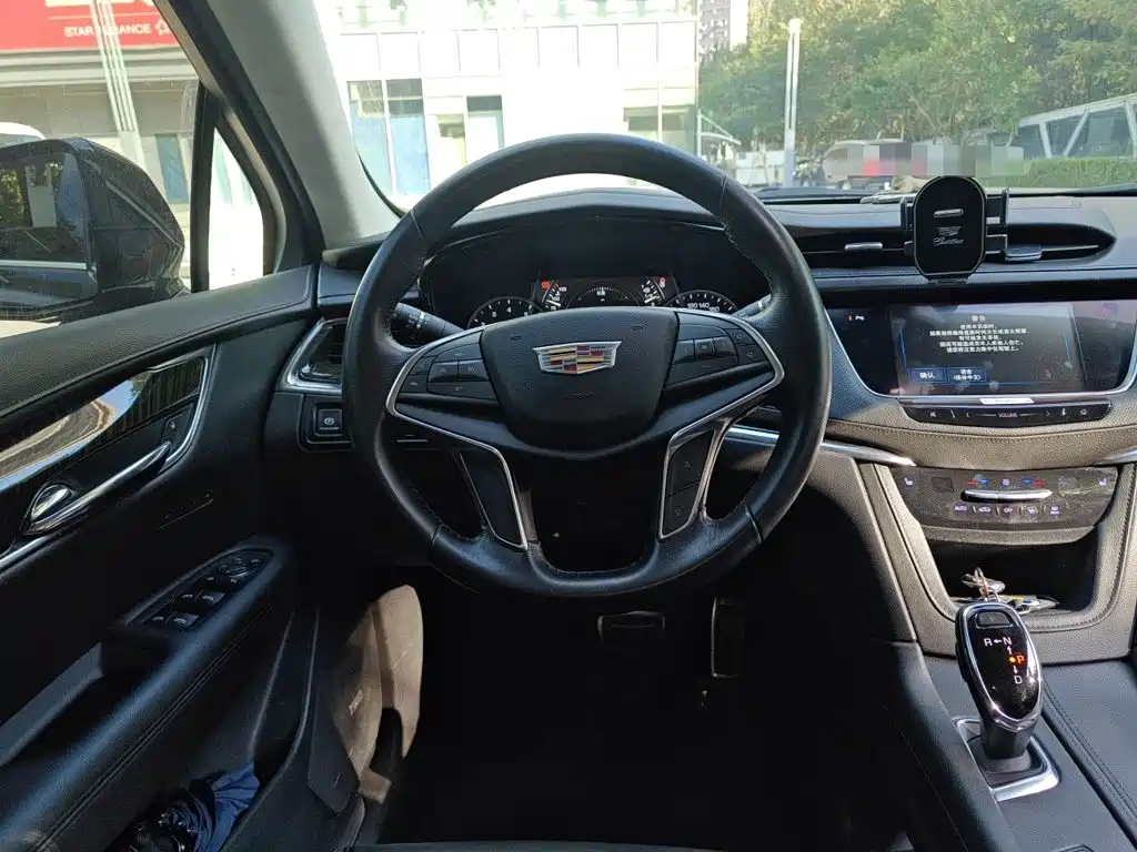 Cadillac XT5 — миниатюра 6