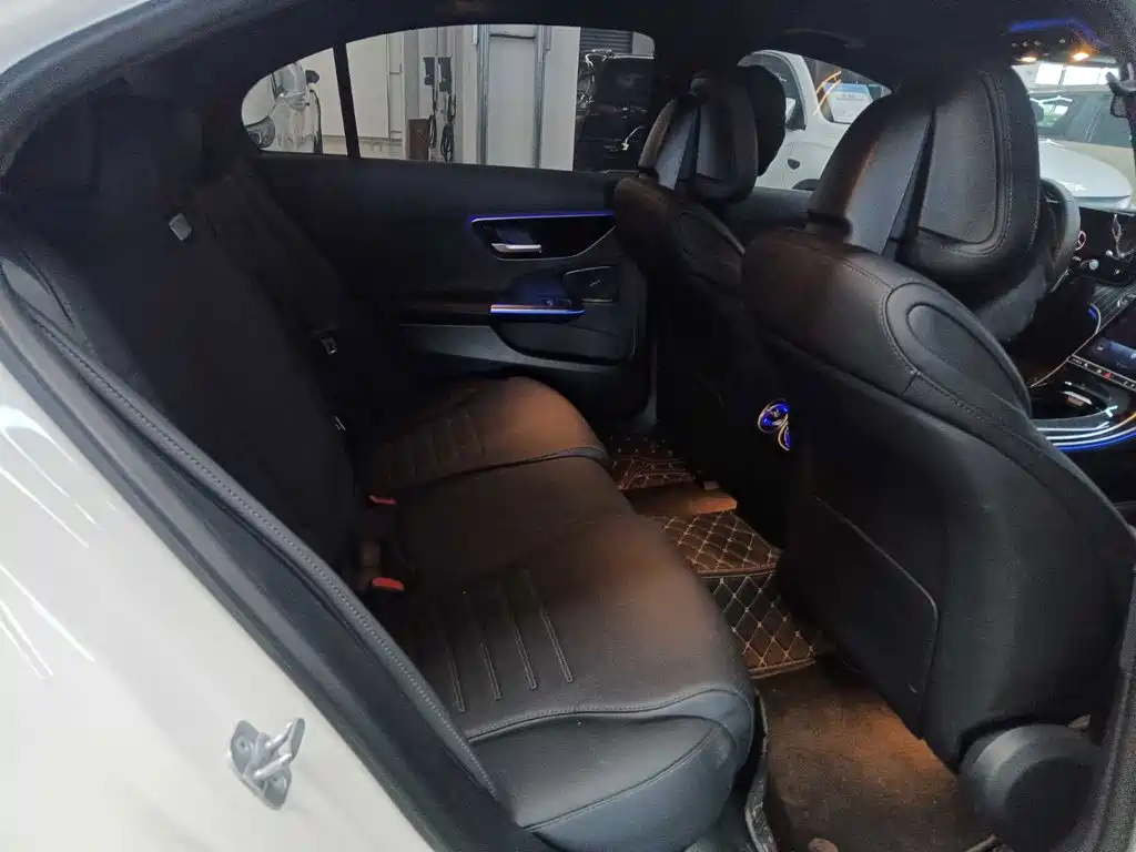 Mercedes-Benz C-Class — миниатюра 10