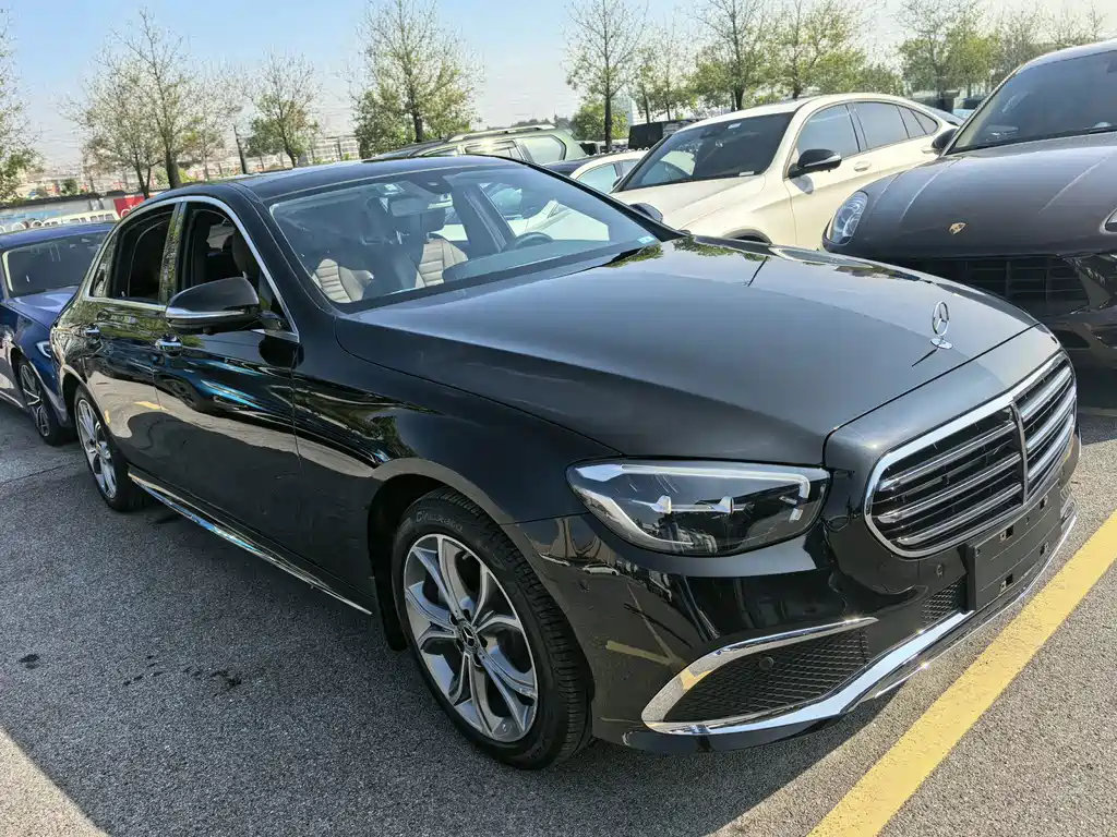 Mercedes-Benz E-Class — миниатюра 3