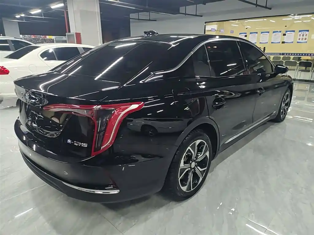 Hongqi Hongqi E-QM5 - фото 7