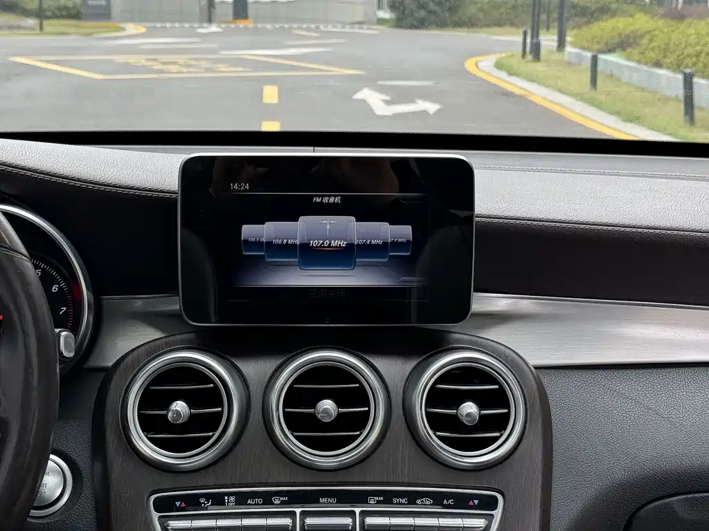 Mercedes-Benz GLC — миниатюра 11