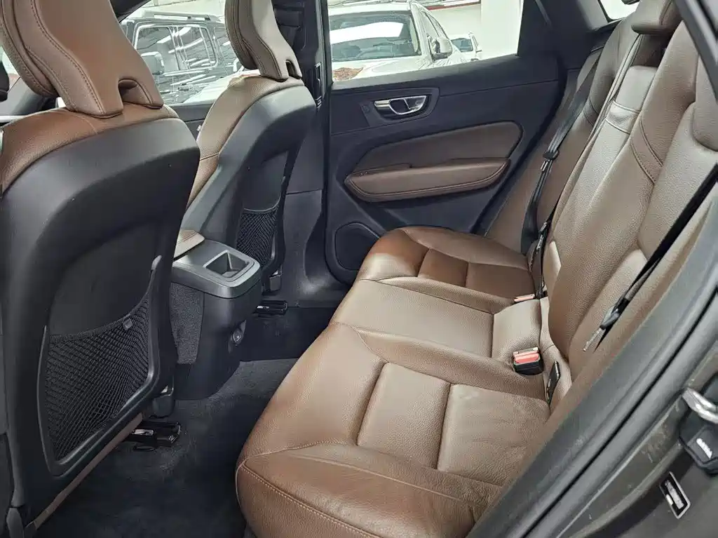 Volvo XC60 — миниатюра 10