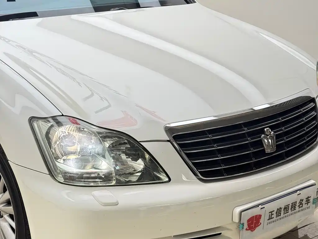 Toyota Crown — миниатюра 28