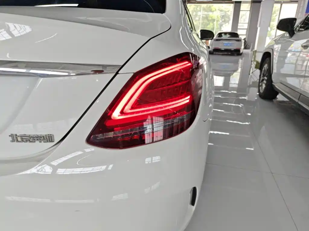 Mercedes-Benz C-Class — миниатюра 8