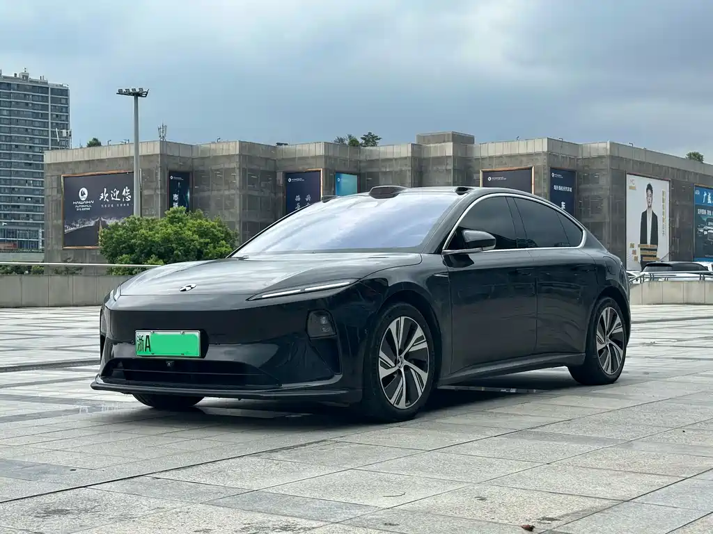 NIO ET5