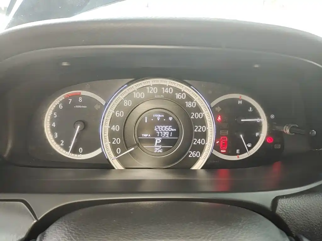 Honda Accord — миниатюра 12