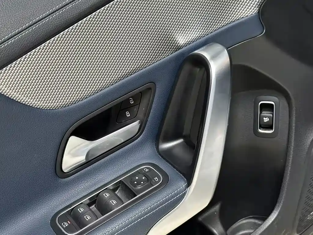 Mercedes-Benz A-Class — миниатюра 16