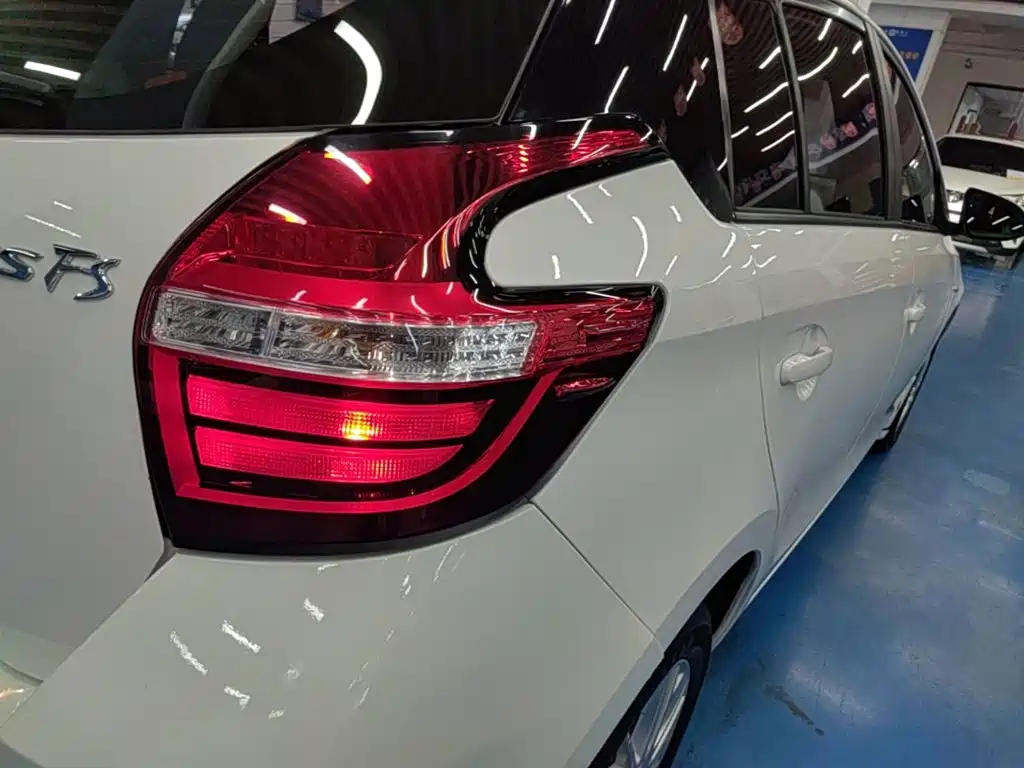 Toyota Vios FS — миниатюра 8
