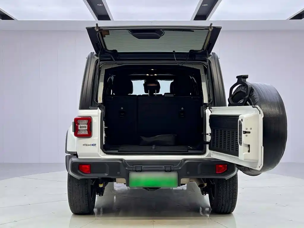 Jeep Wrangler PHEV — миниатюра 9
