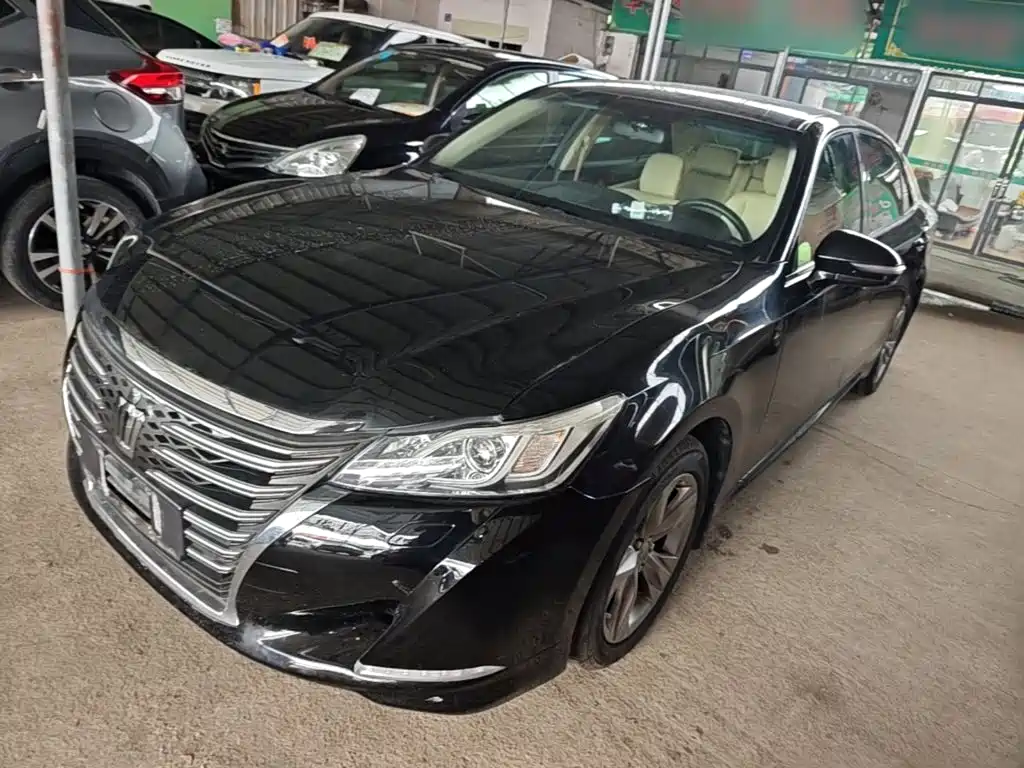 Toyota Crown — миниатюра 2