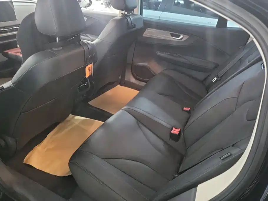 Hongqi Hongqi E-QM5 — миниатюра 11