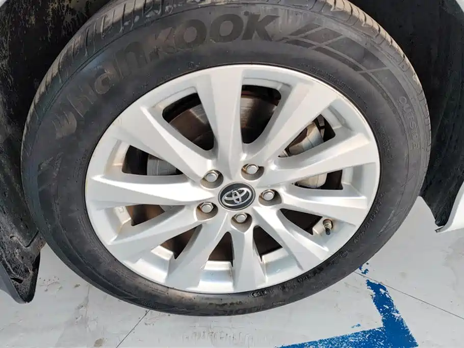 Toyota Camry 2019 2.0G Luxury