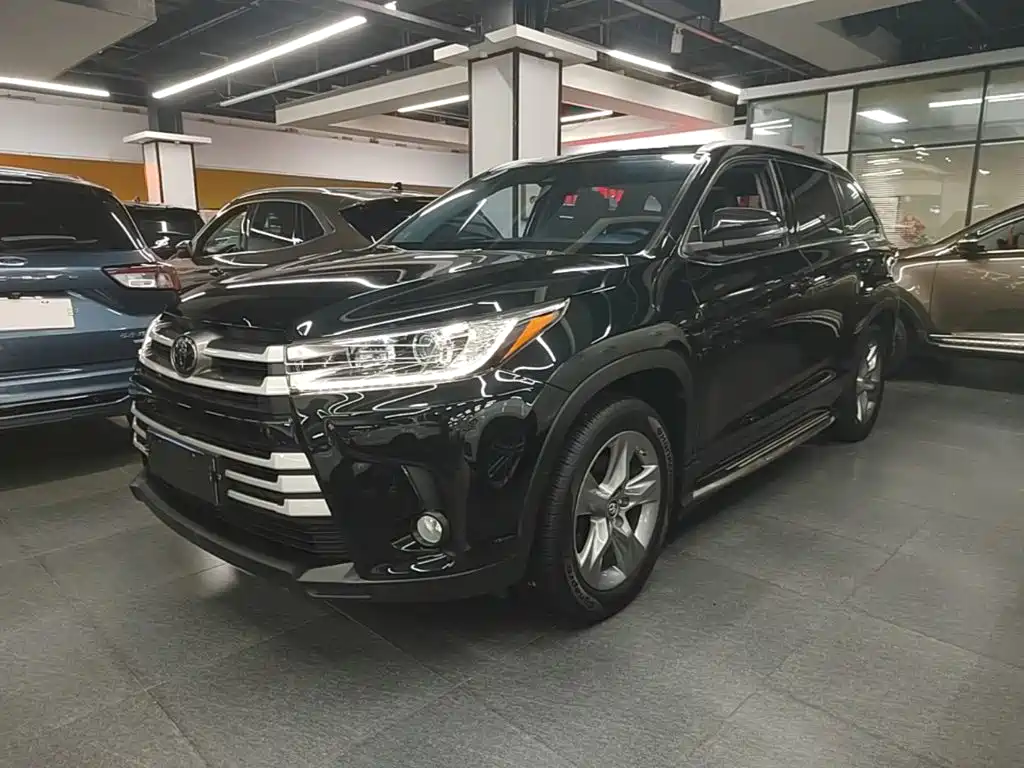 Toyota Highlander 2018 2.0T Luxury 7 мест V