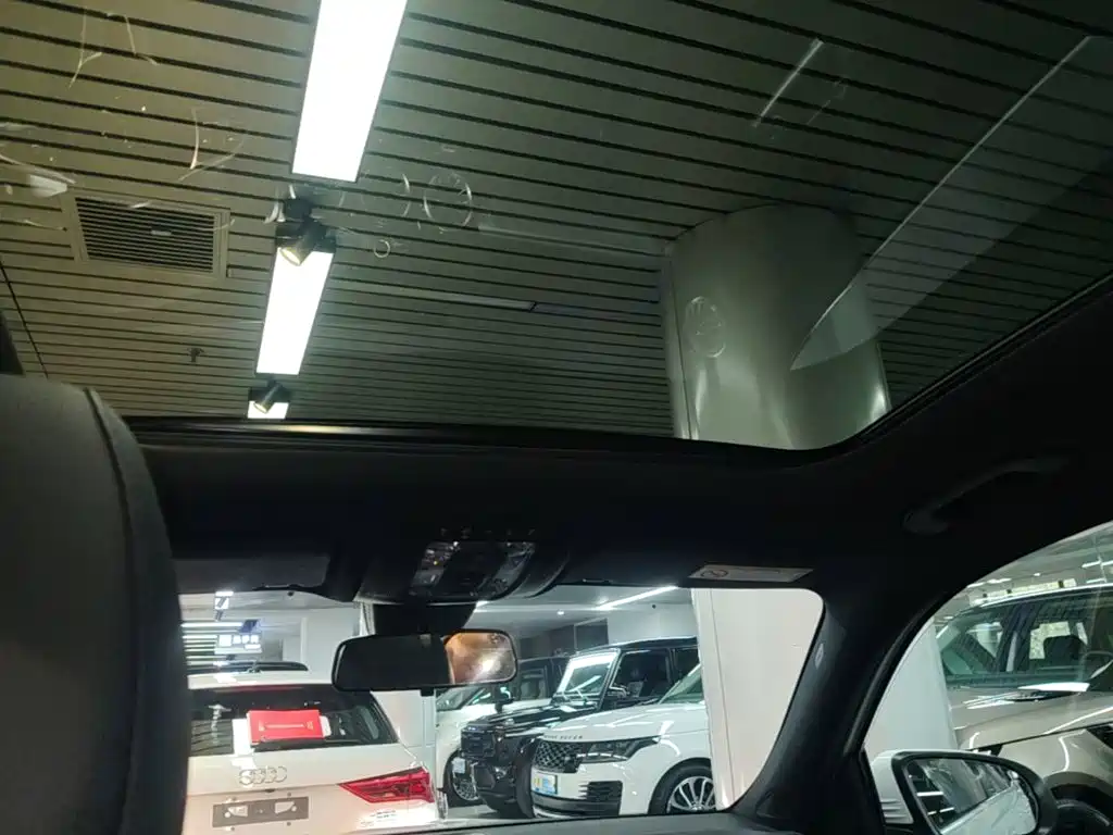 Mercedes-Benz GLB — миниатюра 18