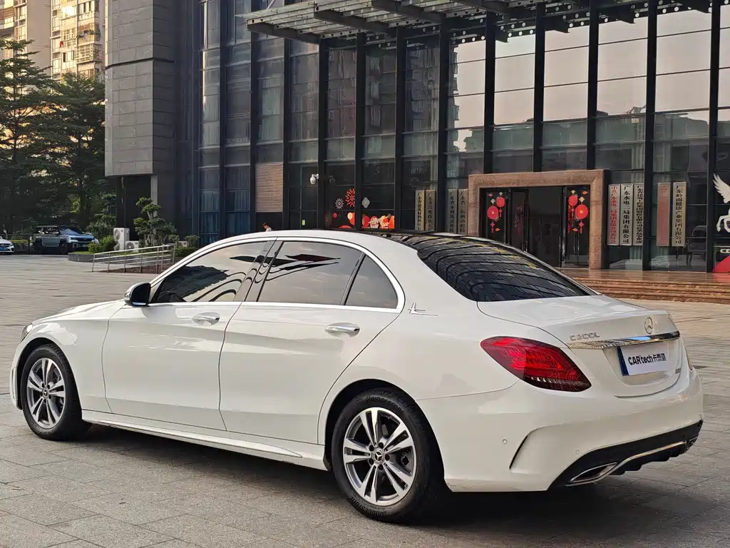 Mercedes-Benz C-Class — миниатюра 3