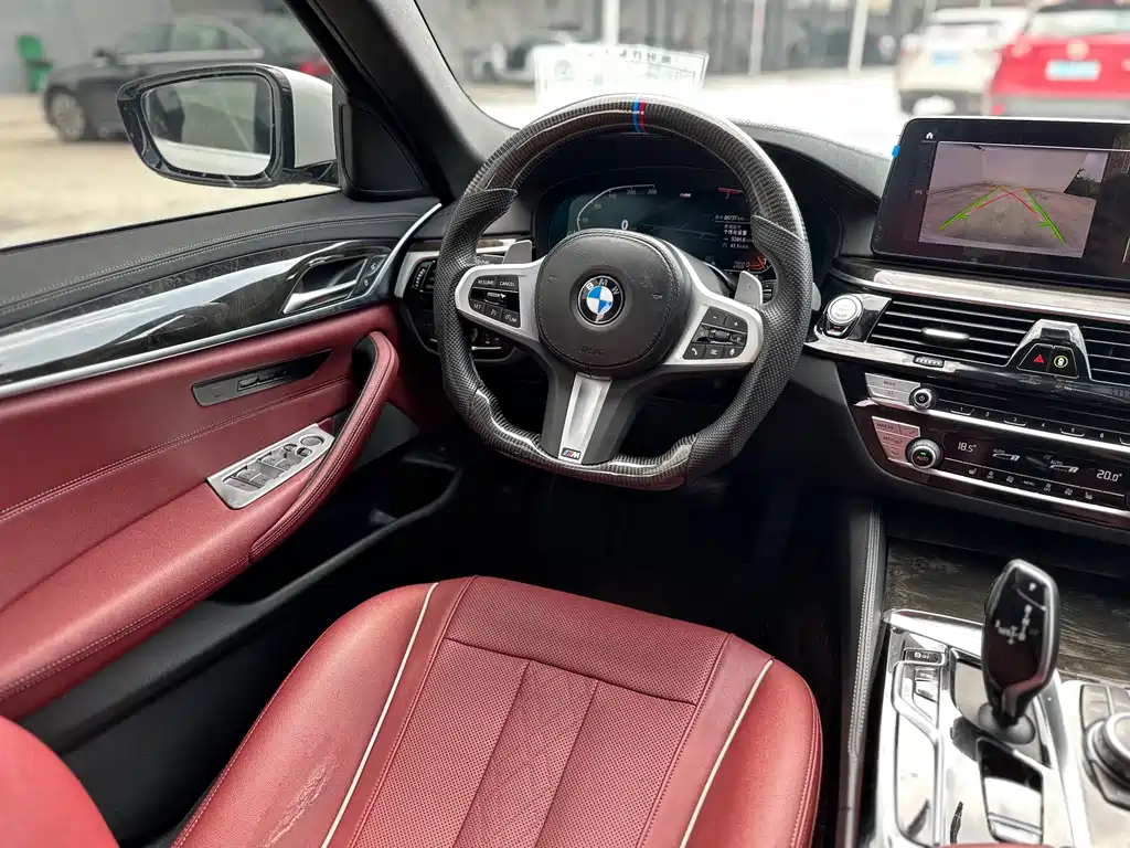 BMW 5 Series — миниатюра 13