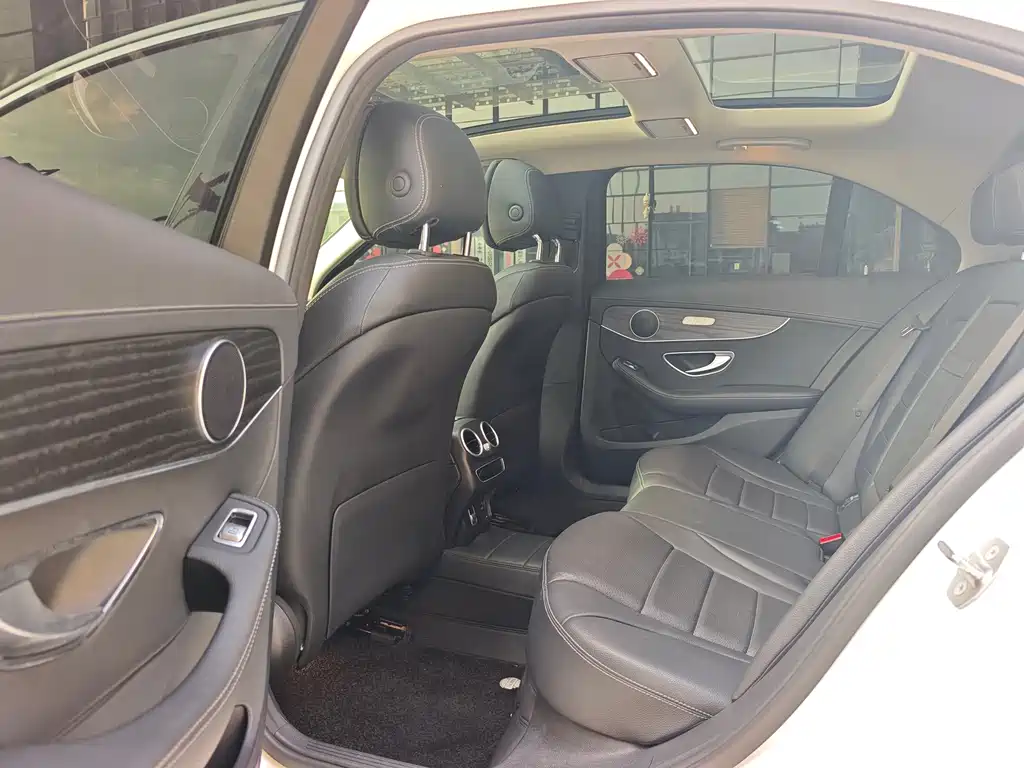 Mercedes-Benz C-Class — миниатюра 10