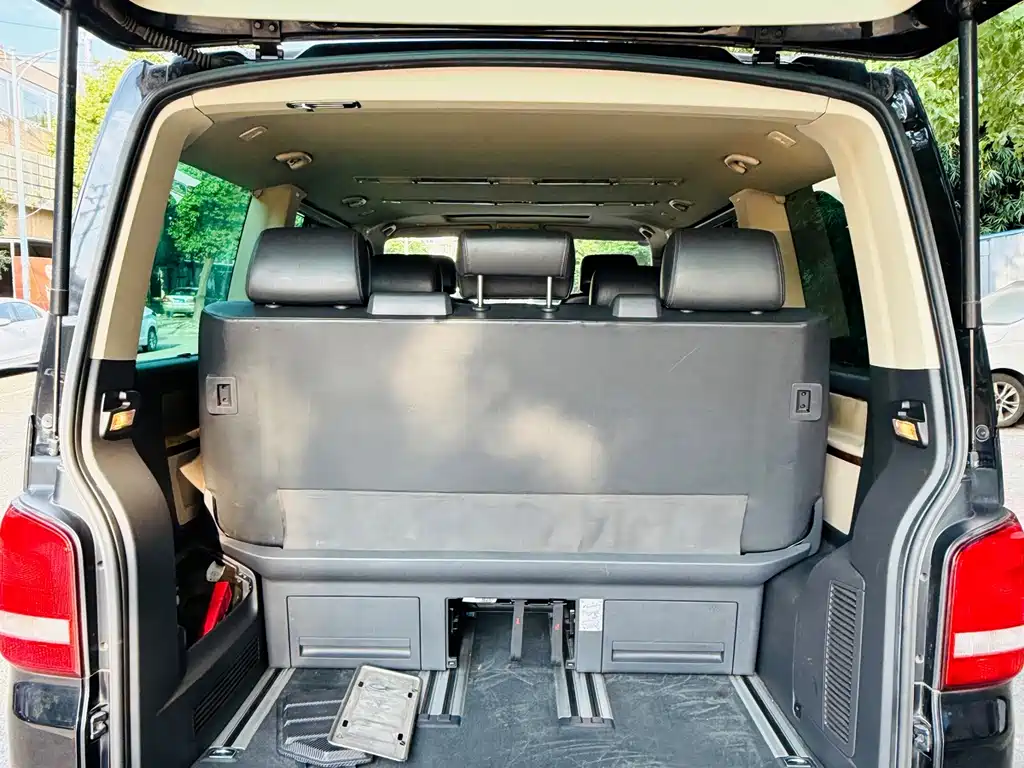 Volkswagen Multivan — миниатюра 13