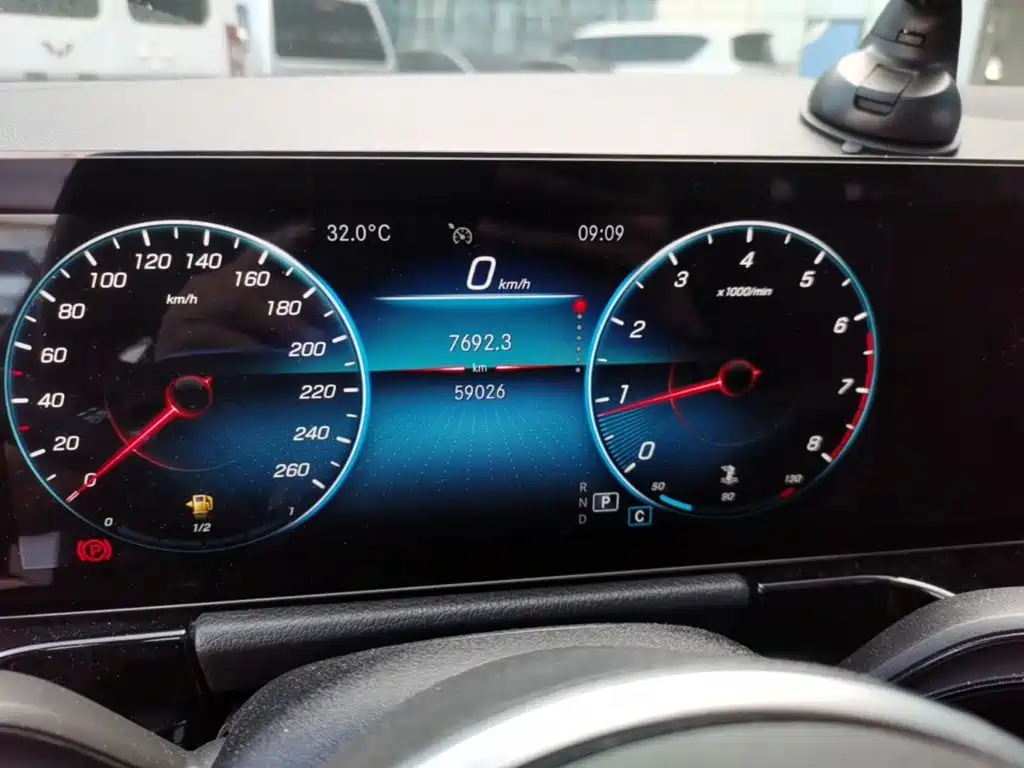 Mercedes-Benz GLA — миниатюра 12