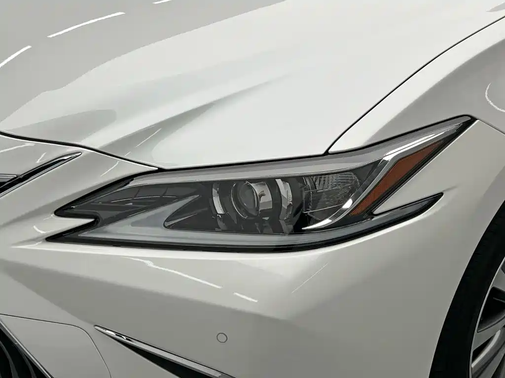 Lexus ES — миниатюра 10