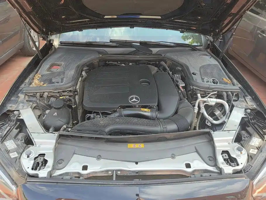 Mercedes-Benz E-Class — миниатюра 10