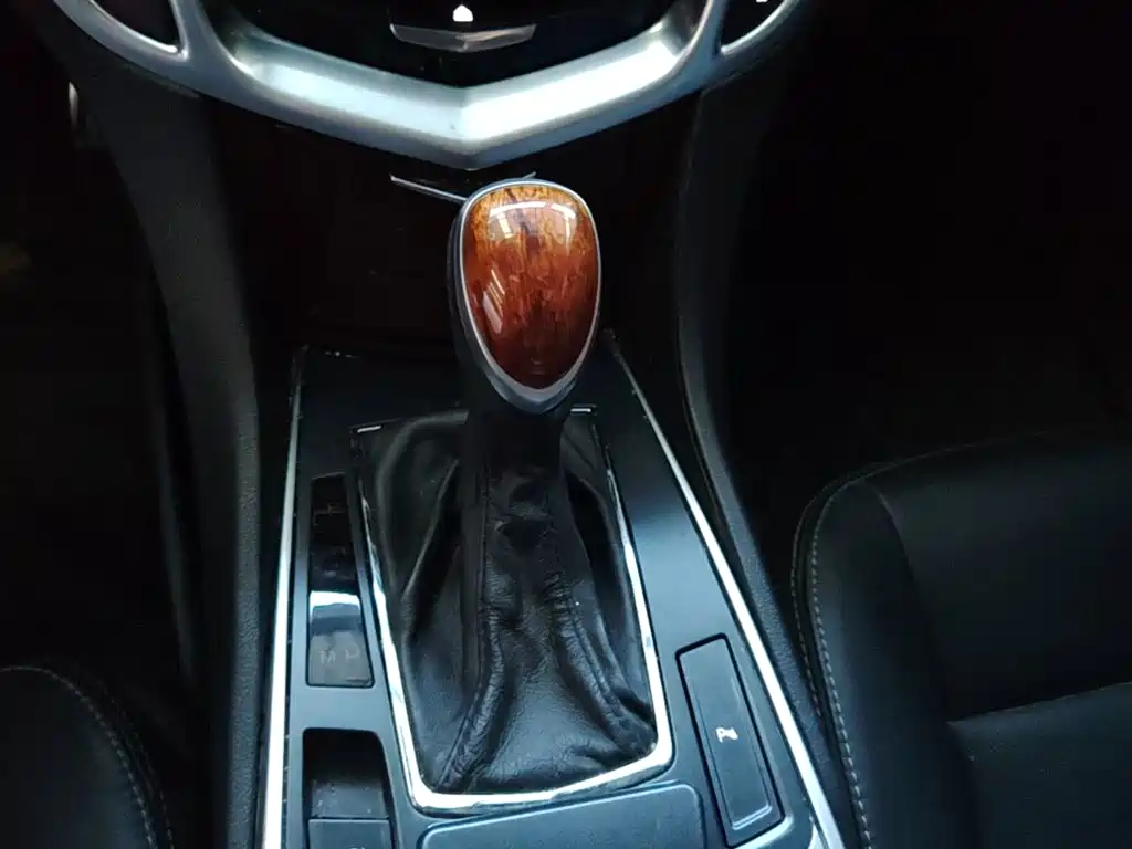 Cadillac SRX — миниатюра 14