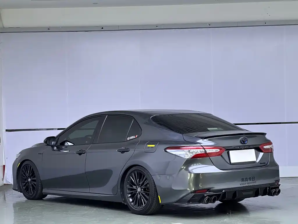 Toyota Camry — миниатюра 4
